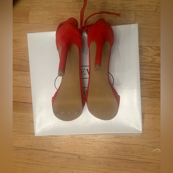 Red Steve Madden Heels Suede - Picture 5 of 10